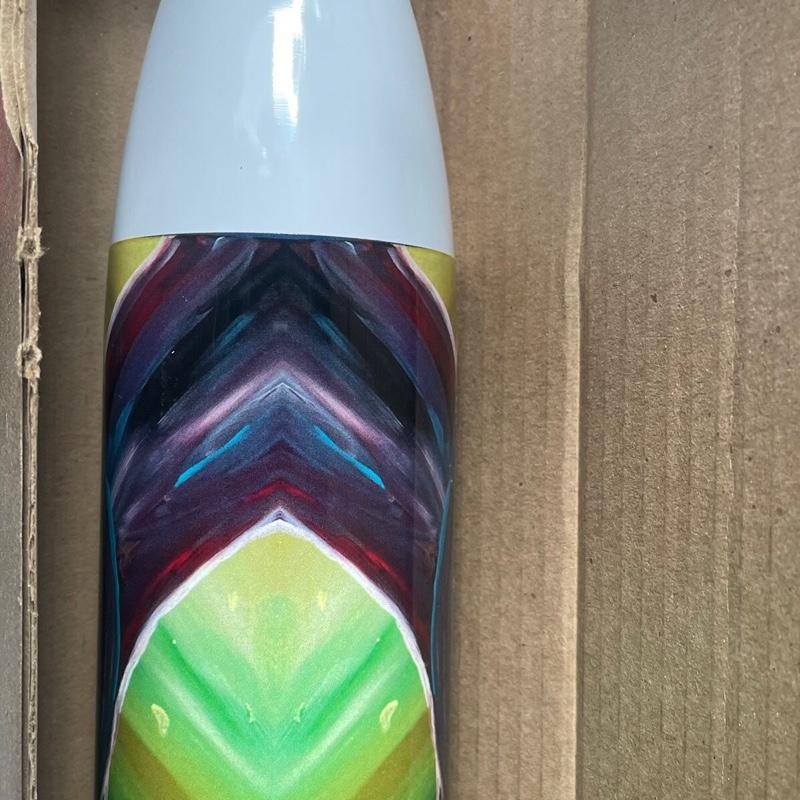 Stainless steel water bottle from hand painted artwork. The strength tree