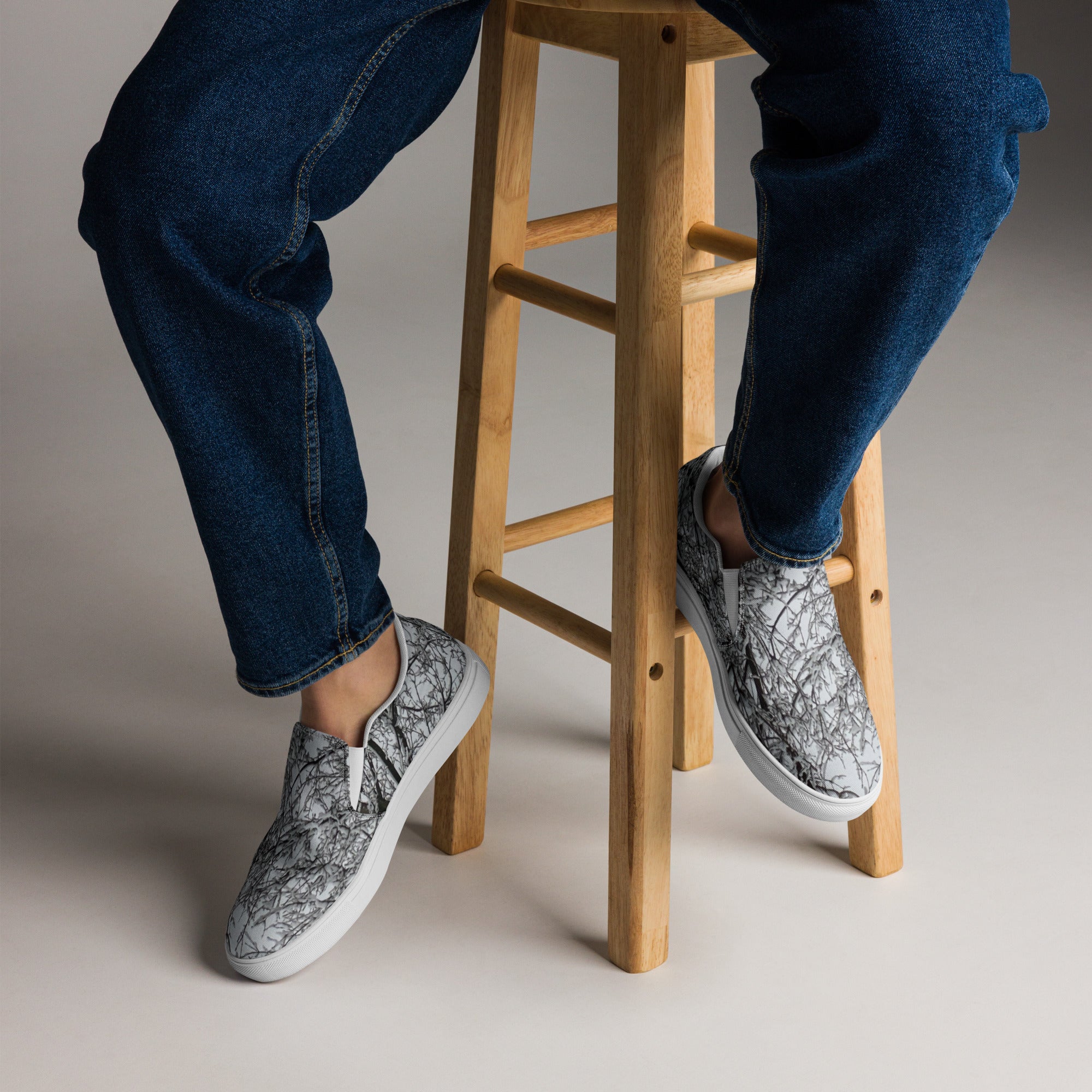 Men’s slip-on canvas shoes Black and white tree